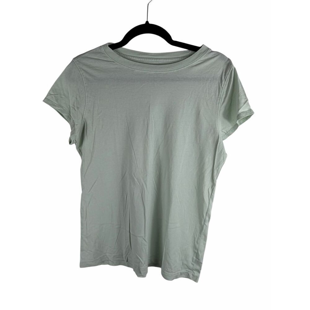 Universal Thread baby blue T-shirt - size m